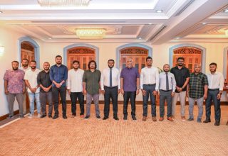އަލްސަން ސޮއިކުރުމަށް ބޭއްވި ރަސްމިއްޔާތު: ފޮޓޯ/ ރައީސް އޮފީސް