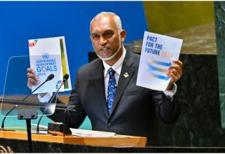 އދ. ގެ އާއްމު މަޖިލީހުގައި ރައީސް ތަގުރީރުކުރެއްވުން ---- ފޮޓޯ: ރައީސް އޮފީސް