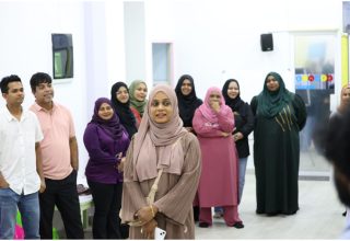 އިޖުތިމާޢީ އަދި ޢާއިލީ ތަރައްޤީއާ ބެހޭ ވުޒާރާއިން ކިންޑަރ ޕްރީސްކޫލްގެ ބެލެނިވެރިންނަށް ސްކްރީން ޓައިމްއާއި ގުޅޭގޮތުން ހޭލުންތެރިކަމުގެ ސެޝަނެއް