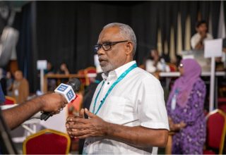 ޕީއެންސީ ޗެއާޕާސަން އަދި ރައްޔިތުންގެ މަޖިލީހުގެ ރައީސް އަބްދުއްރަހީމް އަބްދުﷲ/ ފޮޓޯ: ޕީއެންސީ