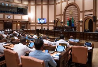 ރައްޔިތުންގެ މަޖިލިސް ތަޅުމުގައި މެމްބަރުން/ ފޮޓޯ: މަޖިލިސް