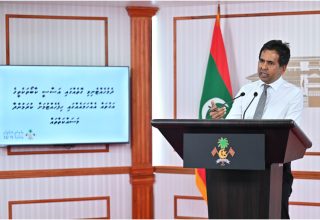 ތަކެތީގެ އަގުތައް ހިފެހެއްޓުމަށް ސަރުކާރުން ރާވާފައިވާ ބައެއް ކަންކަން ހާމަކޮށް ބޭއްވި ނޫސްވެރިންގެ ބައްދަލުވުން/ ފޮޓޯ: ރައީސް އޮފީސް