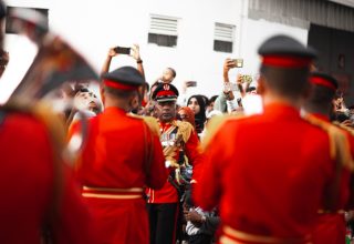 މިނިވަން ދުވަހުގެ މުނާސަބަތުގައި / ފޮބޭއްވި ސިފައިންގެ ޕެރޭޑް: ފޮޓޯ/ ސަންގު