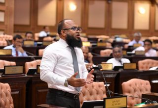 މެމްބަރު ޝަރީފް: ފޮޓޯ / މަޖިލިސް
