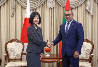 މިނިސްޓަރ ހަލީލް އަދި ޖަޕާނުގެ އައު ސަފީރު ރުމީކޯ އިޝިގާމީ: ފޮޓޯ/ ފޮރިން މިނިސްޓްރީ