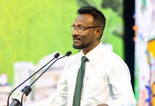ދިވެހިބަހުގެ އެކެޑަމީގެ ރައީސް ޑރ އަޝްރަފް ޢަބްދުއްރަޙީމް: ފޮޓޯ/ އެކެޑަމީ