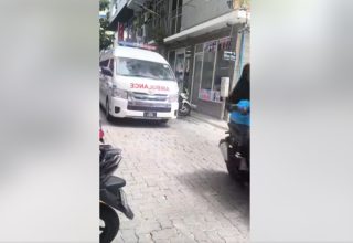 އެމްބިއުލާންސަށް ޖާގަ ނުދީ މަގު ބްލޮކުކުރި ޕިކަޕެއްގެ މައްސަލަ ޓްރާންސްޕޯޓުން ބަލަނީ!