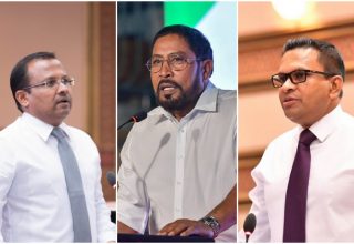 ޖުމްހޫރީ ޕާޓީގެ ލީޑަރު ގާސިމް އިބްރާހިމް އާއި ދަނގެތީ ދާއިރާގެ މެމްބަރު ކާނަލް ނާޒިމް އާއި،  މެމްބަރު އަބްދުﷲ ރިޔާޒް