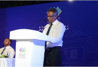 މާލެ ސިޓީ ކައުންސިލްގެ މޭޔަރ އާދަމް އާޒިމް