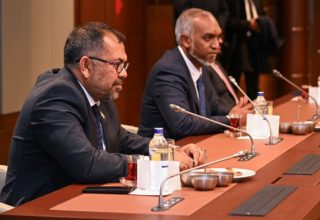 ރައީސް މުއިއްޒު އަދި މިނިސްޓަރު ޒަމީރު: ފޮޓޯ/ ސޯޝަލްމީޑިއާ