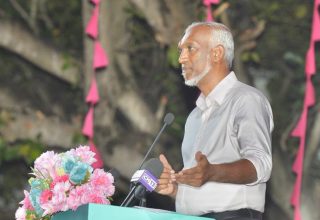 އިދިކޮޅު ކޮންގްރެސް ކޯލިޝަނުގެ ރިޔާސީ ކެންޑިޑޭޓު ޑރ. މުހައްމަދު މުއިއްޒު/ ފޮޓޯ: ކެމްޕެއިން ޓީމް