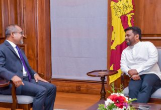 ބައްދަލުވުމުގެ ތެރެއިން: ފޮޓޯ/ ފޮރިން މިނިސްޓްރީ