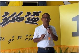 ޗެއާޕާސަން އިންތިހާބުގެ ކެމްޕެއިނުގެ ތެރެއިން ބައްދަލުވުމެއްގައި ރައީސް މުހައްމަދު ނަޝީދު ބައިވެރިވެވަޑައިގަންނަވަނީ/ ފޮޓޯ: ކެމްޕެއިން ޓީމް