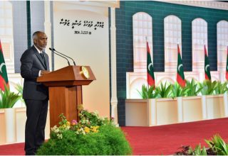 ރައީސުލްޖުމްހޫރިއްޔާ ޑރ. މުހައްމަދު މުއިއްޒު  ޖުމްހޫރީ ދުވަހުގެ މުނާސަބަތުގައި ބޭއްވި ޖަލްސާގައި ވާހަކަފުޅު ދައްކަވަނީ/ ފޮޓޯ: ރައީސް އޮފީސް