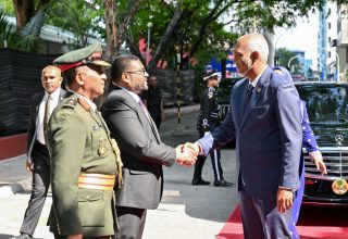 ނަސްރުގެ ދުވަހުގެ ހަރަކާތްތަކުގެ ތެރެއިން ރައީސް އަދި ދިފާއީ ވަޒީރު: ފޮޓޯ/ ރައީސް އޮފީސް