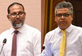ހޯމް މިނިސްޓަރު އިމްރާން އަބްދުﷲ އަދި މަޖިލީހުގެ ކުރީގެ ރައީސް މޫސާ މަނިކު: ފޮޓޯ/ ފައިލް ފޮޓޯ