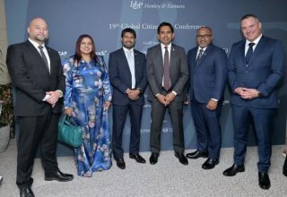 ހެންލީ އެންޑް ޕާޓްނާސް އާއެކު ސޮއިކުރުން ރަސްމިއްޔާތުގެ ތެރެއިން/ ފޮޓޯ: އިކޮނޮމިކް މިނިސްޓްރީ