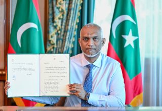 ރައީސް ޑރ. މުއިއްޒު ލާމަރުކަޒީ ގާނޫނަށް ގެނައި އިސްލާހު ތަސްދީގުކުރެއްވުން --
