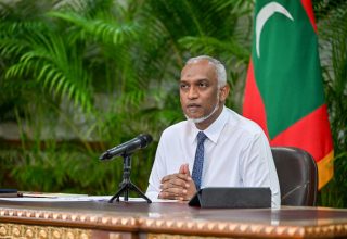މިއަދު ބޭއްވި ނޫސްވެރިންގެ ބައްދަލުވުމުގައި ރައީސް ޑރ. މުހައްމަދު މުއިއްޒު ވާހަކަ ދައްކަވަނީ --- ފޮޓޯ: ރައީސް އޮފީސް
