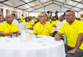 އެމްޑީޕީގެ ކޮންގްރެސްގެ ތެރެއިން ބާއްވާ އިންވެސްޓެމެންޓް ފޯރަމްގައި ރައީސް ނަޝީދާއި ފައްޔާޒު އަދި ޝާހިދު