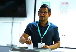 ޕީއެންސީގެ އެތެރޭގެ އިންތިހާބުގައި ޕީޖީ ލީޑަރު އިބްރާހިމް ފަލާހް ވޯޓު ލައްވަނީ --