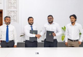 1000 ހައުސިން ޔުނިޓު އެޅުމުގެ މަޝްރޫއު ހަވާލުކުރުމުގެ ރަސްމިއްޔާތުގެ ތެރެއިން