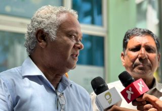 އެލްޖީއޭއާއެކު މަޝްވަރާކުރުމަށްފަހު އެމްޑީޕީގެ ލާމަރުކަޒީ ކޮމިޓީން ބޭއްވި ނޫސްވެރިންގެ ބައްދަލުވުމުގެ ތެރެއިން