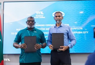 ކުޅުދުއްފުށީގައި އެލިއާގެ ސާވިސް ސެންޓަރެއް އެޅުމާސް އެއްބަސް ވުމުގައި ސޮއި ކުރުން/ ފޮޓޯ: އެމްޕީއެލް