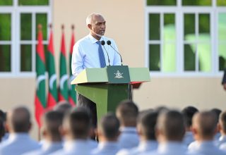 ދިވެހި ވަޠަނީ ޚިދުމަތް އިފްތިތާހުކުރުމުގެ ރަސްމިއްޔާތުގެ ތެރެއިން/ ފޮޓޯ: ރައީސް އޮފީސް