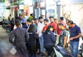 ގަވައިދާ ހިލާފަށް އުޅެމުން ދިޔަ ގިނަ ބިދޭސީންތަކެއް އަތުލައިގަތުން/ ފޮޓޯ: އިމިގްރޭޝަން