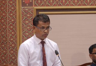 ހެލްތް މިނިސްޓަރ އަބްދުﷲ ނާޒިމް އިބްރާހިމް.