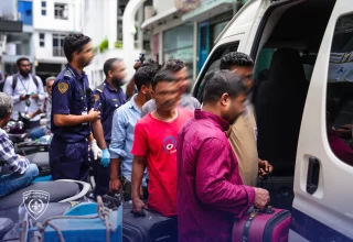 ގަވައިދާ ހިލާފަށް އުޅޭ ބިދޭސީން ހޯދުމަށް ކުރިޔަށް ގެންދާ އޮޕަރޭޝަންގެ ތެރެއިން/ ފޮޓޯ: އިމިގްރޭޝަން