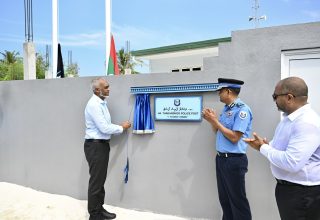 ރައީސުލްޖުމްހޫރިއްޔާ ޑރ. މުހައްމަދު މުއިއްޒު، ހއ. ތަކަންދޫ ޕޮލިސް ސްޓޭޝަން ހުޅުވައިދެއްވުން/ ފޮޓޯ: ރައީސް އޮފީސް