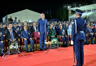 ރައީސް ޑރ މުހައްމަދު މުއިއްޒު:ފޮޓޯ/ ރައީސް އޮފީސް