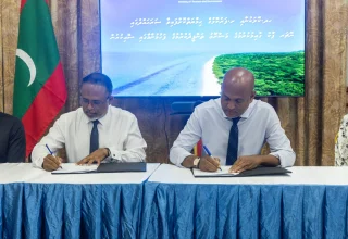 ހދ. ކޭލަކުނު އަދި ށ. ފަރުކޮޅުގައި ނޭޗަރ ޕާކު ގާއިމުކުރުމަށް އެމްޓީޑީސީއާއެކު އެމްއޯޔޫއެއްގައި ސޮއިކުރުން