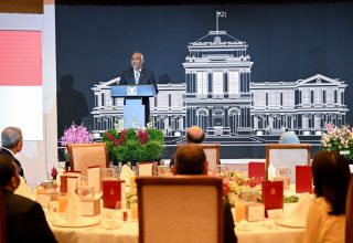 ސްޓޭޓް ބޭންކުއެޓުގެ ތެރެއިން ރައީސް ހިތާބު ދެއްވާ މަންޒަރު/ފޮޓޯ: ރައީސް އޮފީސް