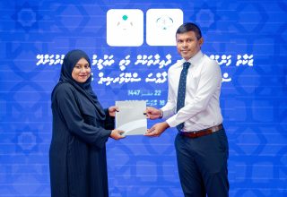 ޒަކާތު ފަންޑުގެ ދަށުން ސްކޯލާޝިޕް ލިބުނު ދަރިވަރެއް/ ފޮޓޯ: އިސްލާމިކް މިނިސްޓްރީ