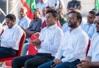 ފިޔޯރީގެ އިގްތިސޯދު ނެތި ދިއުމުގެ ބިރު އޮތީ ކުރިމަތިވެފައި: މުއްތަލިބް