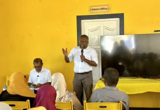 ކުރީގެ ރައީސް މުހައްމަދު ނަޝީދާއި، އެމްޑީޕީގެ ކުރީގެ ޗެއާޕާސަން ފައްޔާޒް އިސްމާއިލް/ ފޮޓޯ: ކެމްޕެއިން ޓީމް