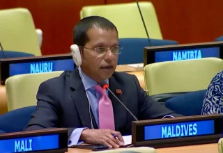 ދިވެހިރާއްޖެއިން އ.ދ.އަށް ކަނޑައަޅުއްވާފައި ހުންނަވާ ދާއިމީ މަންދޫބު ޑޮކްޓަރ އަލީ ނަސީރު