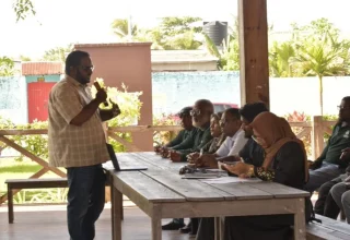 އައްޑޫ އަދި ފުވައްމުލަކު ނޭޗަރ ޕާކު އިތުރަށް ތަރައްގީކުރުމުގެ އަމަލީ މަސައްކަތަށް ތައްޔާރުވުމުގެ ގޮތުން ތަމްރީނު ޕްރޮގްރާމެއް ކުރިއަށް ގެންގޮސްފި
