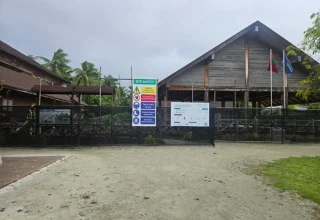 އައްޑޫ ސިޓީގެ ނޭޗަރ ޕާކުތައް މަރާމާތުކޮށް ތަރައްޤީކުރުމުގެ އަމަލީ މަސައްކަތް ފަށައިފި