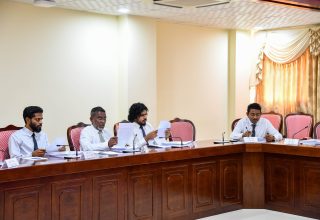 ރައްޔިތުން މަޖިލީހުގެ މާލިއްޔަތު ކޮމިޓީ ބައްދަލުވުމެއް ކުރިޔަށް ދަނީ/ ފޮޓޯ: މަޖިިލިސް
