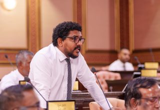 ކެންދޫ ދާއިރާގެ މެމްބަރު މައުރޫފް ޒާކިރު --- ފޮޓޯ: މަޖިލިސް