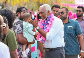 ރައީސް ޑރ. މުހައްމަދު މުއިއްޒު އަތޮޅުތެރެއަށް ކުރެއްވި ދަތުރުފުޅުގެ ތެރެއިން