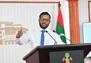 ކޮންސްޓްރަކްޝަން މިނިސްޓަރ ޑރ. އަބްދުﷲ މުއްތަލިބު/ ފޮޓޯ: ރައީސް އޮފީސް