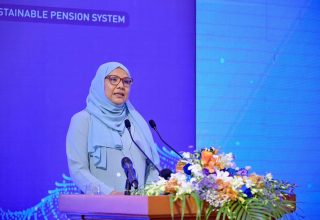 .ވަޒީރު ޑރ. ޢާއިޝަތު ޝިހާމް