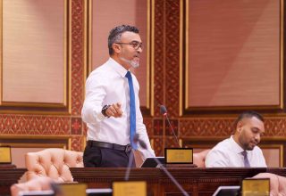 އެމްޑީޕީގެ ޕާލިމަންޓު ގުރޫޕުގެ ލީޑަރު، ހިތަދޫ ދެކުނު ދާއިރާގެ މެމްބަރު އިބްރާހިމް ނާޒިލް/ ފޮޓޯ: މަޖިލިސް