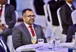 ޙާރިޖީ ވަޒީރު ރަސްމީދަތުރު ފުޅެއްގައި އެމެރިކާއަށް ފުރައިވަޑައިގެންފި
