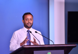 އިމާރާތްކުރުމާއި ބިނާރާ ބެހޭ ވަޒީރު ޑރ. ޢަބްދުﷲ މުއްޠަލިބް .